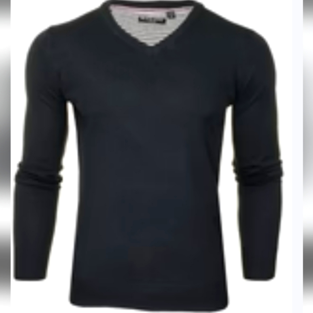 Brave Soul Mens V-Neck Long-sleeved Sweater. Black.
